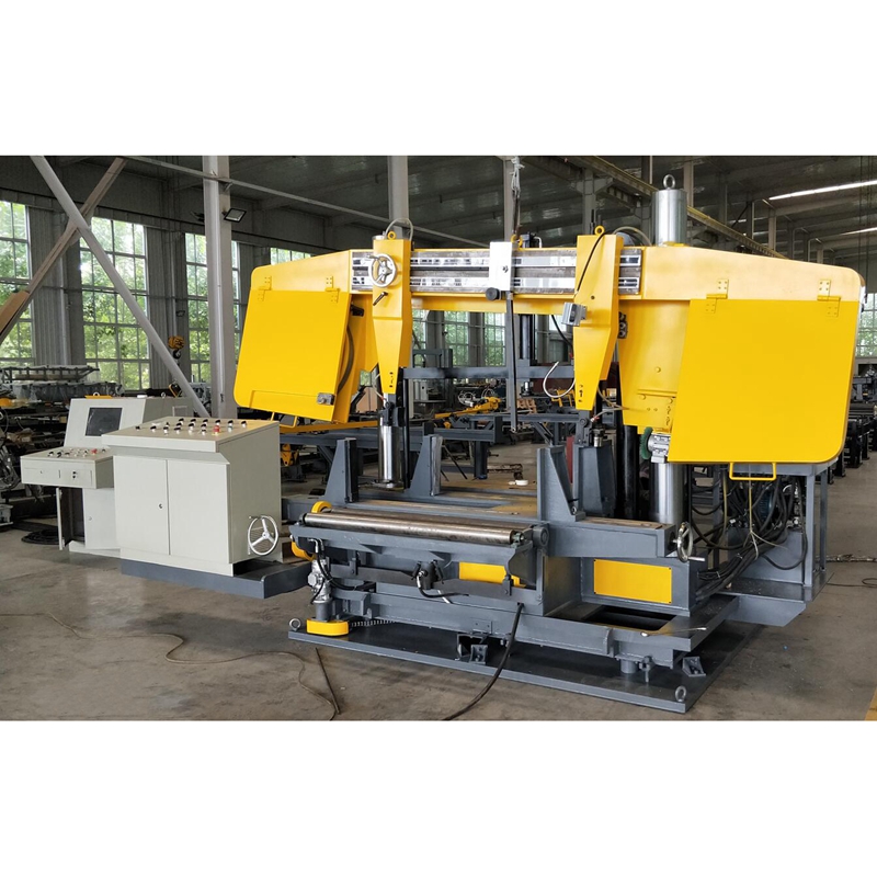 CNC band sawing machine